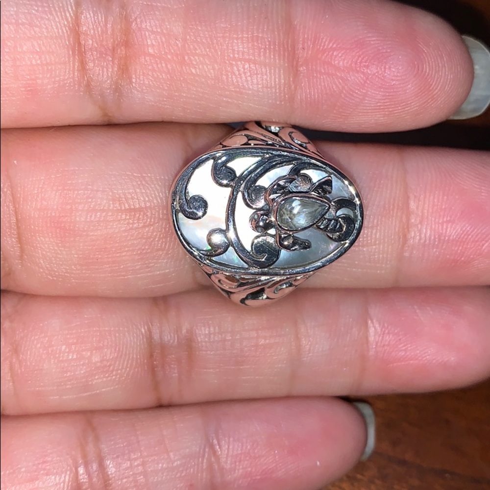 đź’°SOLDđź’°Mother of pearl, Swiss blue topaz ring size 7 SS - Picture 1 of 5
